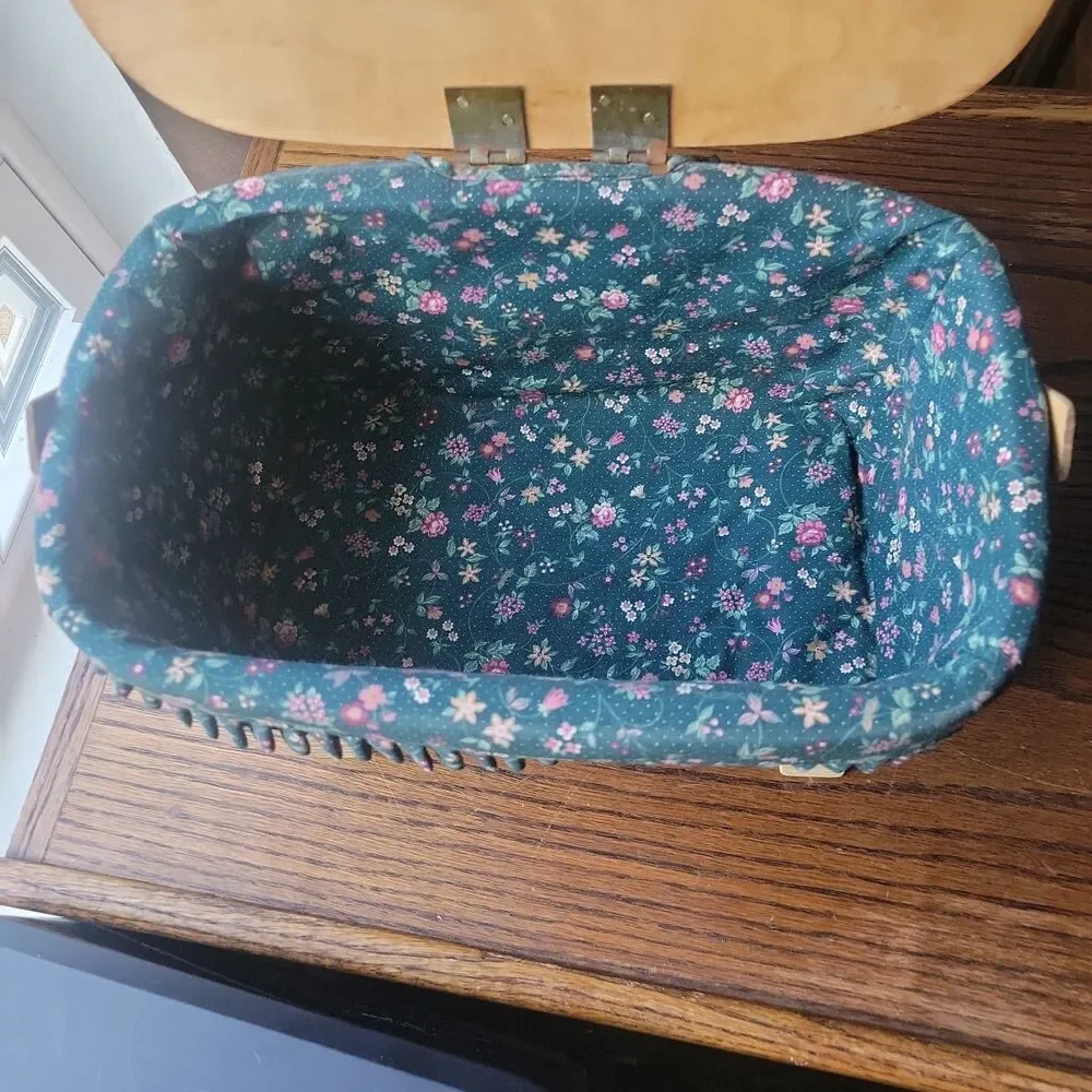 Peterboro Basket Co Footed Woven Basket w Lid & Liner Floral Fabric 12x7x7.5 VTG